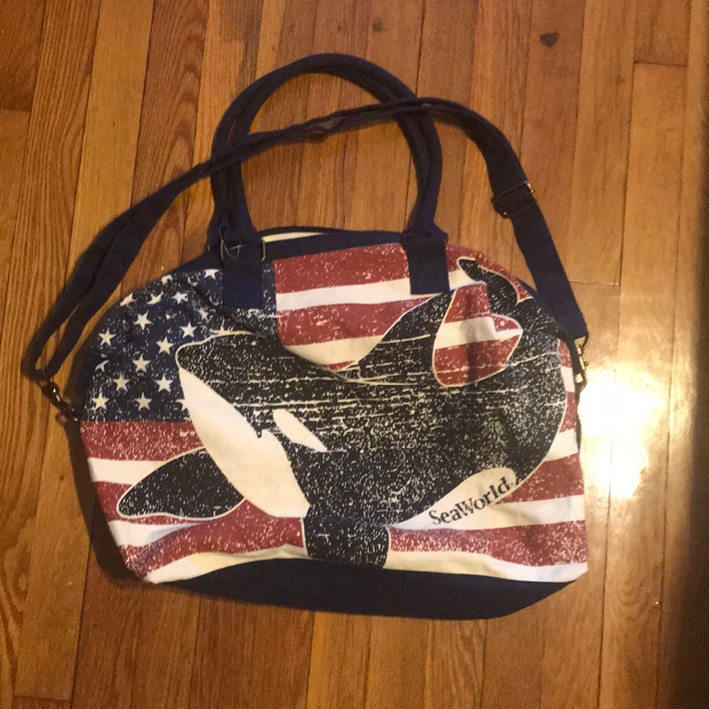 SeaWorld  bag ./ for a weekend trip .
